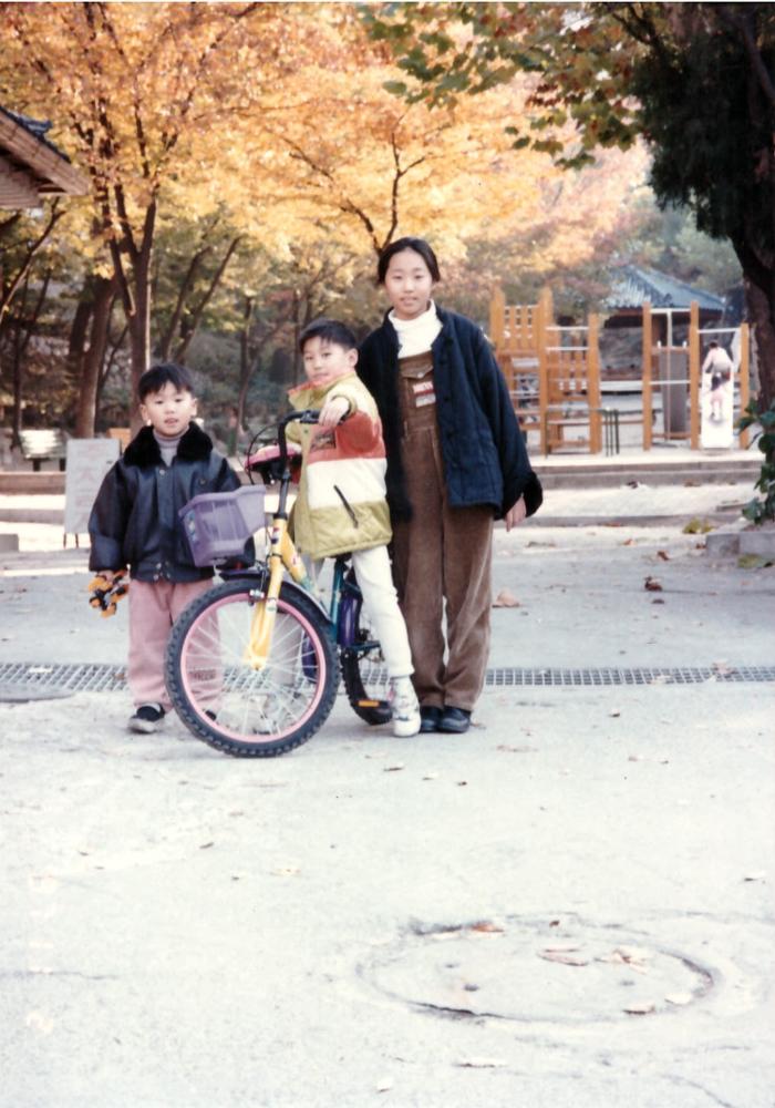 제1회 성북구 민간기록물 수집 공모전_1997년 삼선공원에서(1)