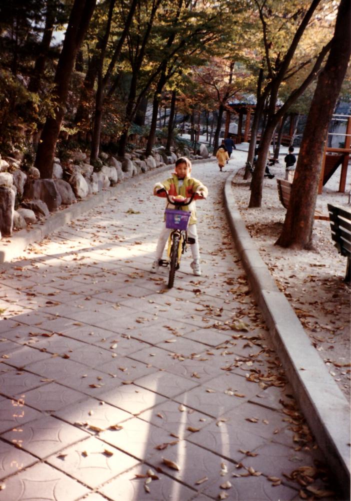 제1회 성북구 민간기록물 수집 공모전_1997년 삼선공원에서(2)