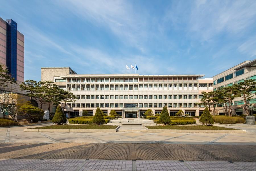 국민대학교 본부관