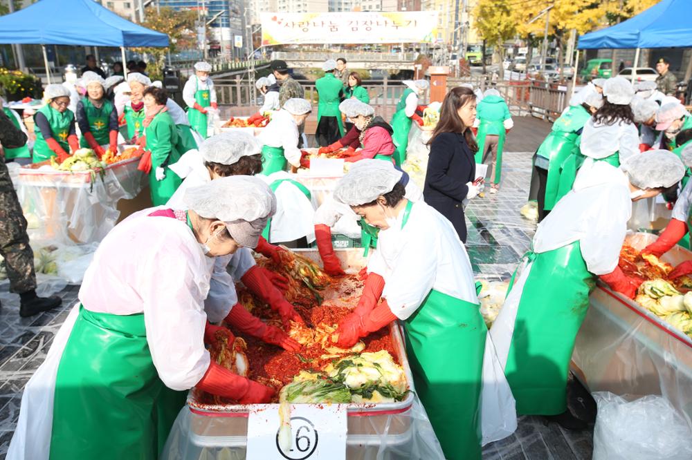 2016 새마을부녀회 김장나눔 (2)