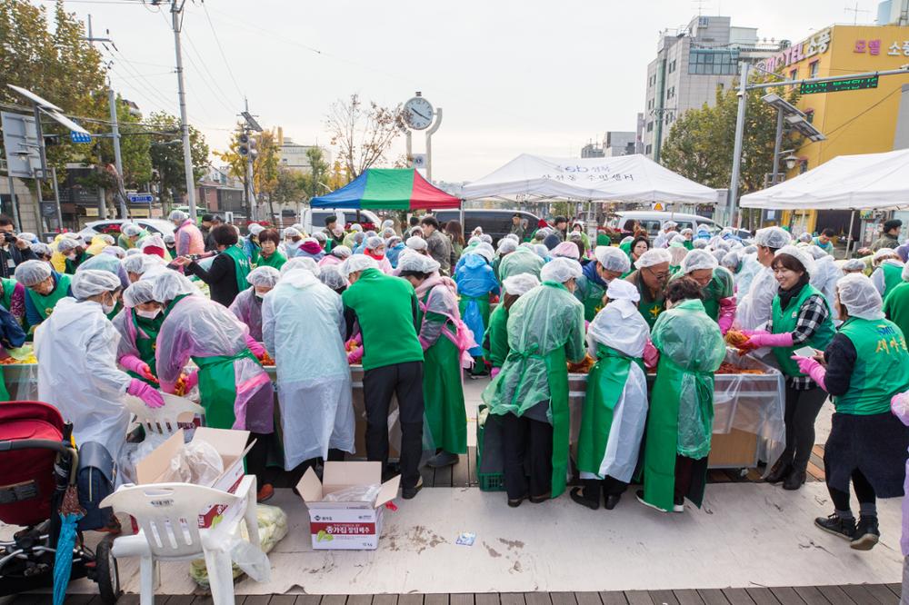 2017 새마을부녀회 김장나눔 (1)