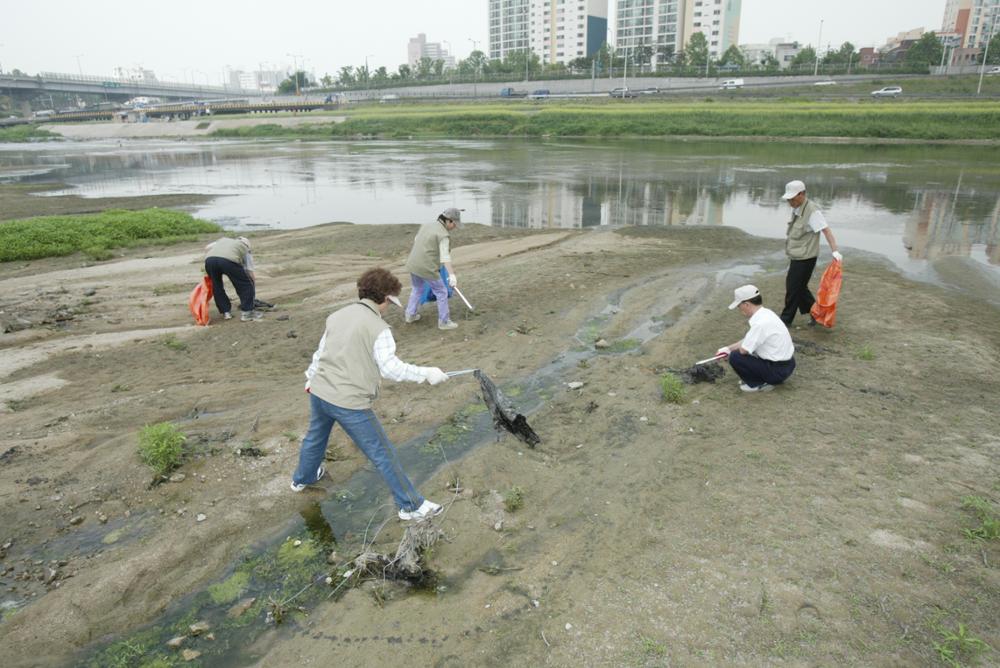 2005 중랑천 정화 활동 (1)