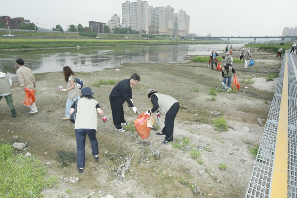 2005 중랑천 정화 활동 (3)