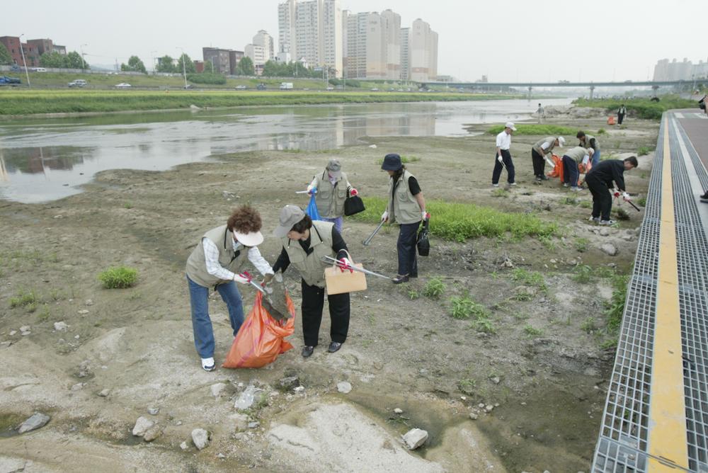 2005 중랑천 정화 활동 (4)