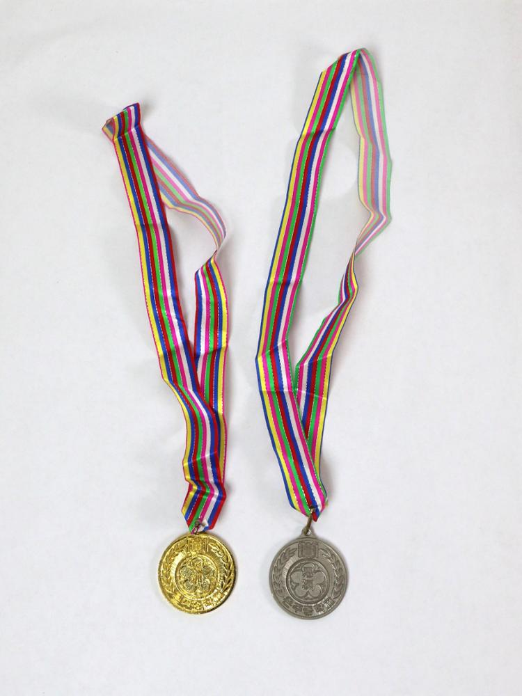 제2회 성북구 민간기록물 수집 공모전_1994년 은주중학교 메달(앞)
