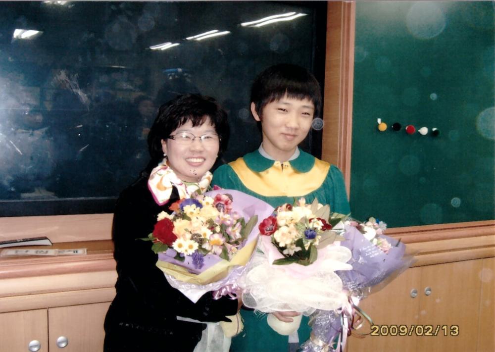 제2회 성북구 민간기록물 수집 공모전_2008학년도 우촌초등학교 졸업식 사진(1)