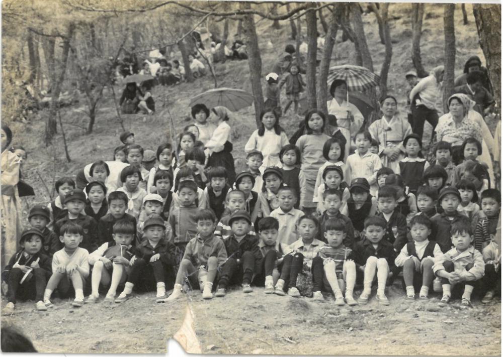 제2회 성북구 민간기록물 수집 공모전_1970년 성북국민학교 소풍