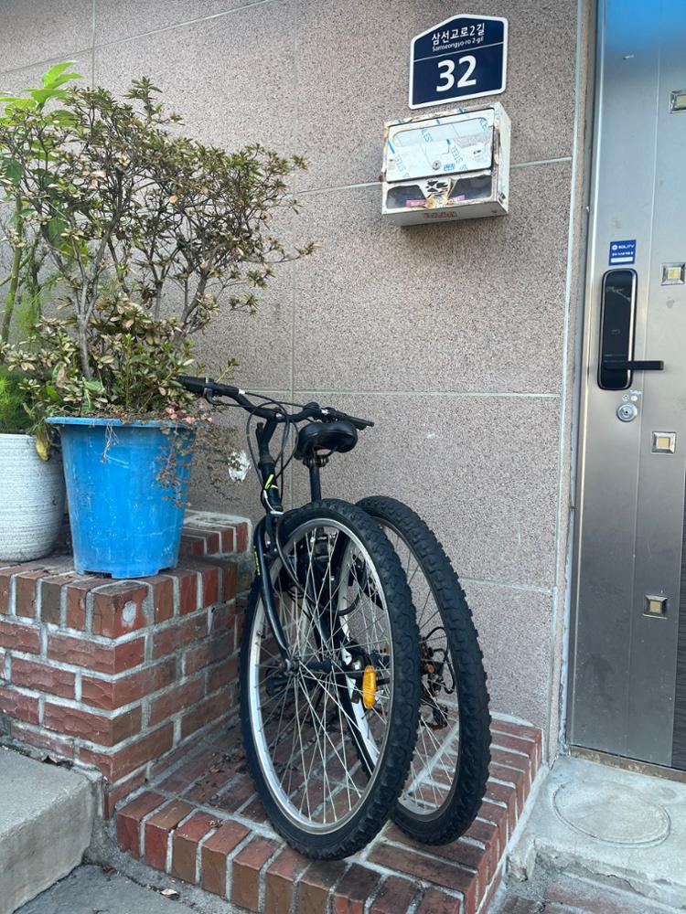 (369마을) 집 앞 접힌 자전거