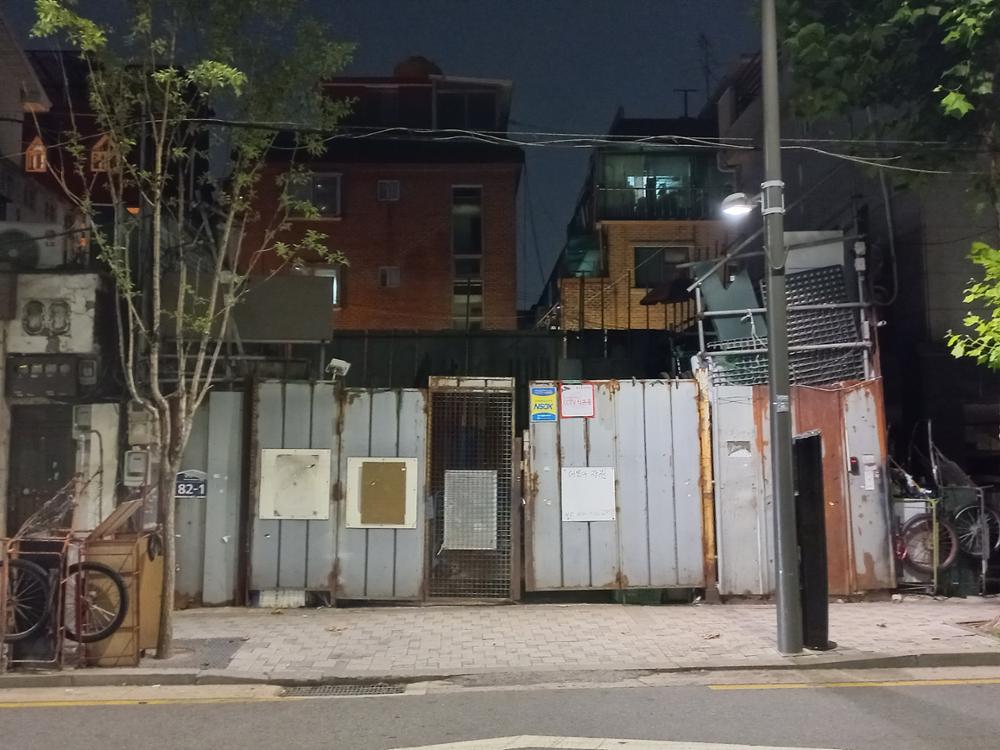 고물상 ‘더모아 자원’ 정문(야경) 