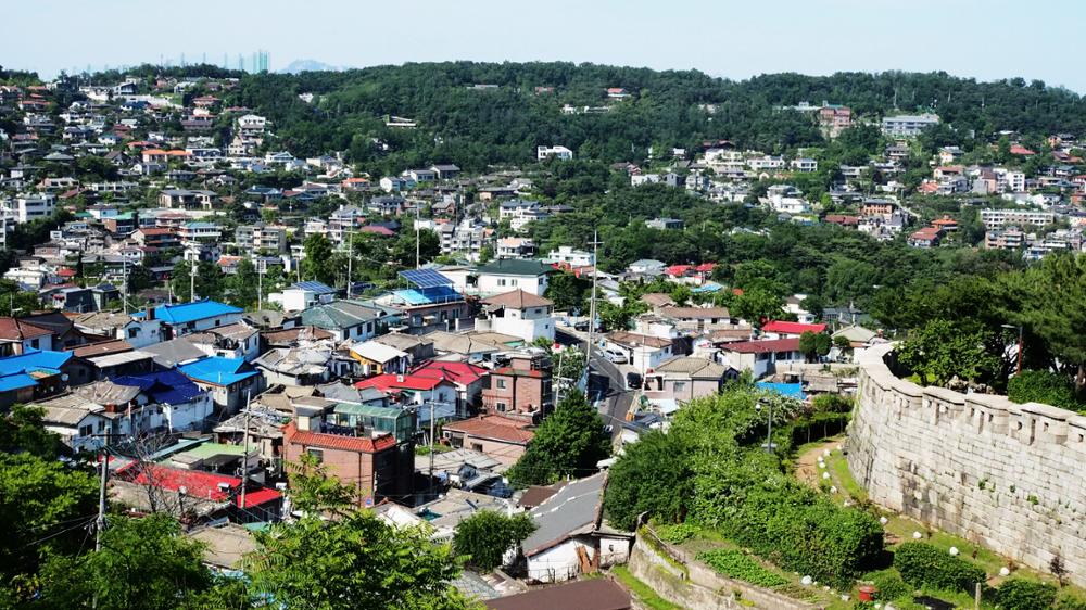 와룡공원에서 내려다본 북정마을과 성북동 전경
