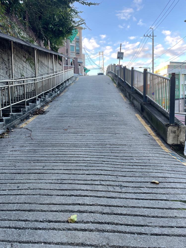 상월곡역 인근 경사로 및 계단(2)