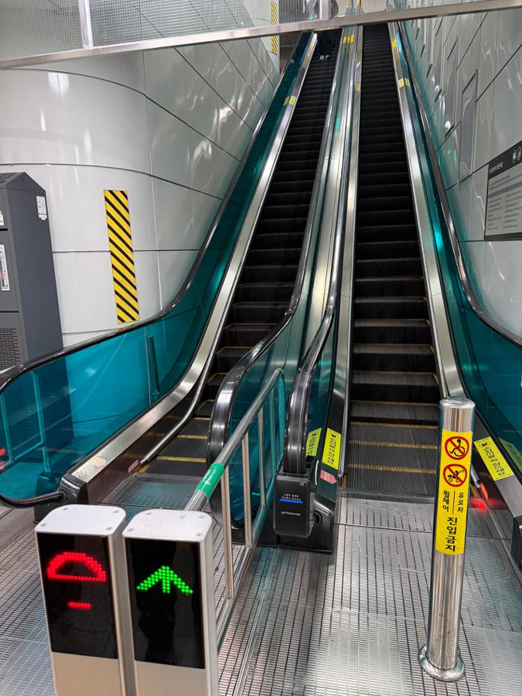 우이신설선 보문역 에스컬레이터 