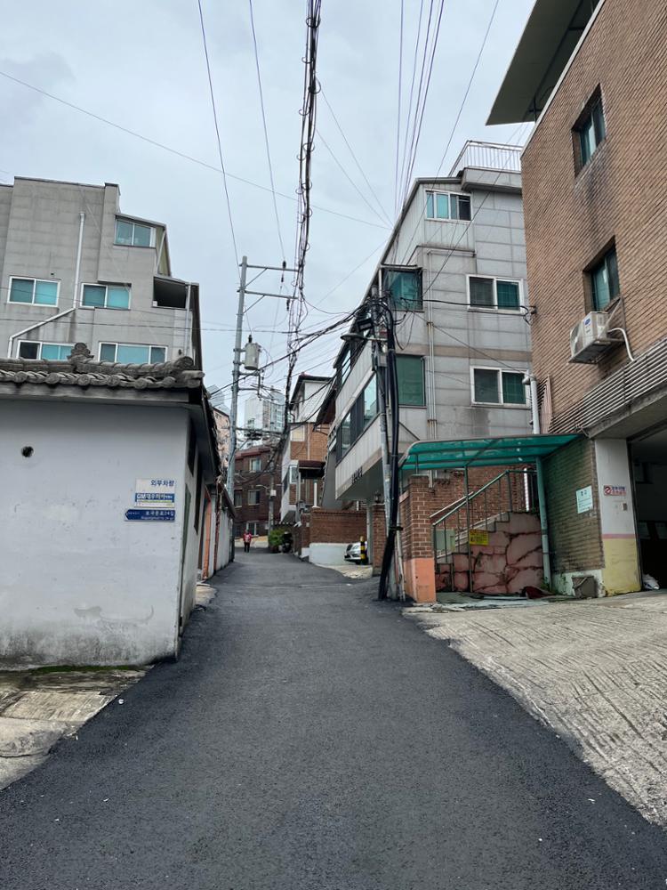 북한산보국문역 역사 옆 주택가 골목