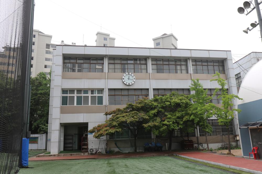 경동고등학교 야구부 건물