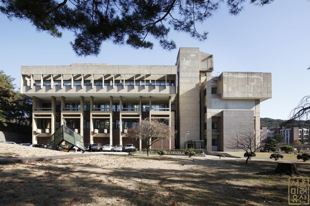 한국과학기술연구원 본관 측면