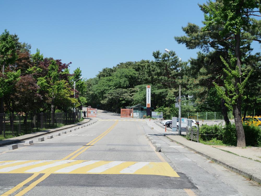 한국예술종합학교 정문이 보이는 화랑로32길