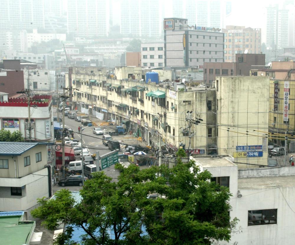 성북천 상가아파트 철거전