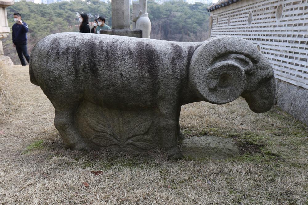 정릉 석양(좌) 좌측면