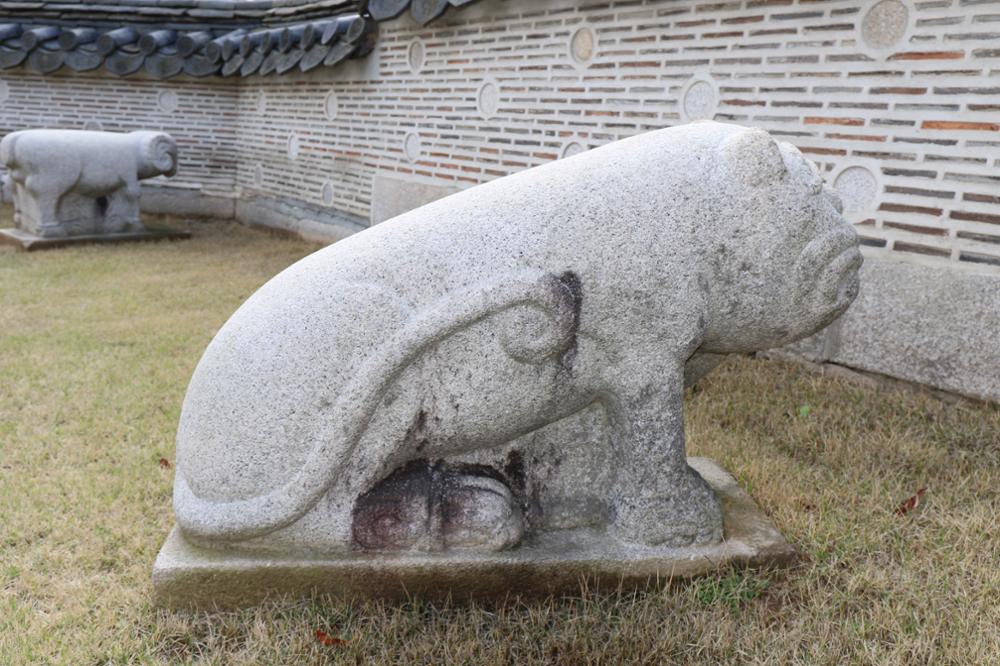 의릉 경종 석호2(좌) 좌측면