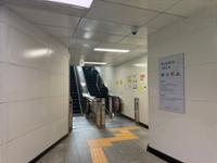 성신여대입구역  4번 출구 에스컬레이터