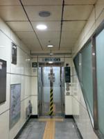 성신여대입구역 2번 출구 엘리베이터(역사 내부)