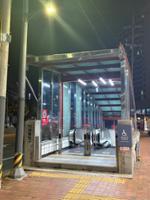 고려대역 6번 출구 에스컬레이터