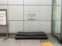 북한산보국문역 역사 내부에 위치한 미끄럼방지매트 보관 장소